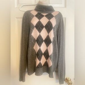 Cashmere‎ Gray and Pink Argyle Women's Turtleneck Sweater